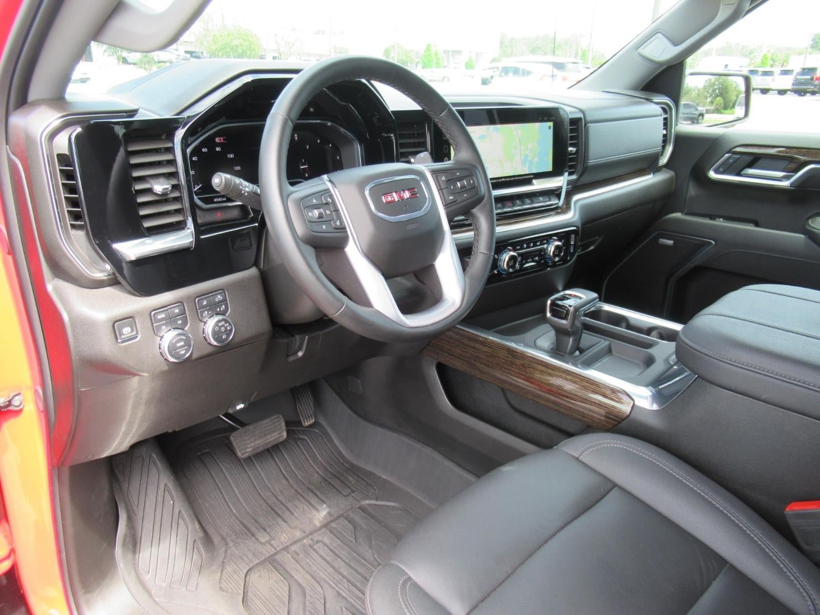 Used 2025 GMC Sierra 1500 Elevation w/ Elevation Premium Package AWD/4WD image 17