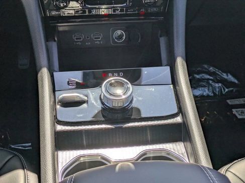 New 2025 Jeep Grand Cherokee L Limited w/ Black Appearance Package AWD/4WD image 17