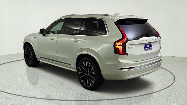 New 2026 Volvo XC90 T8 Plus w/ Protection Package AWD/4WD image 5