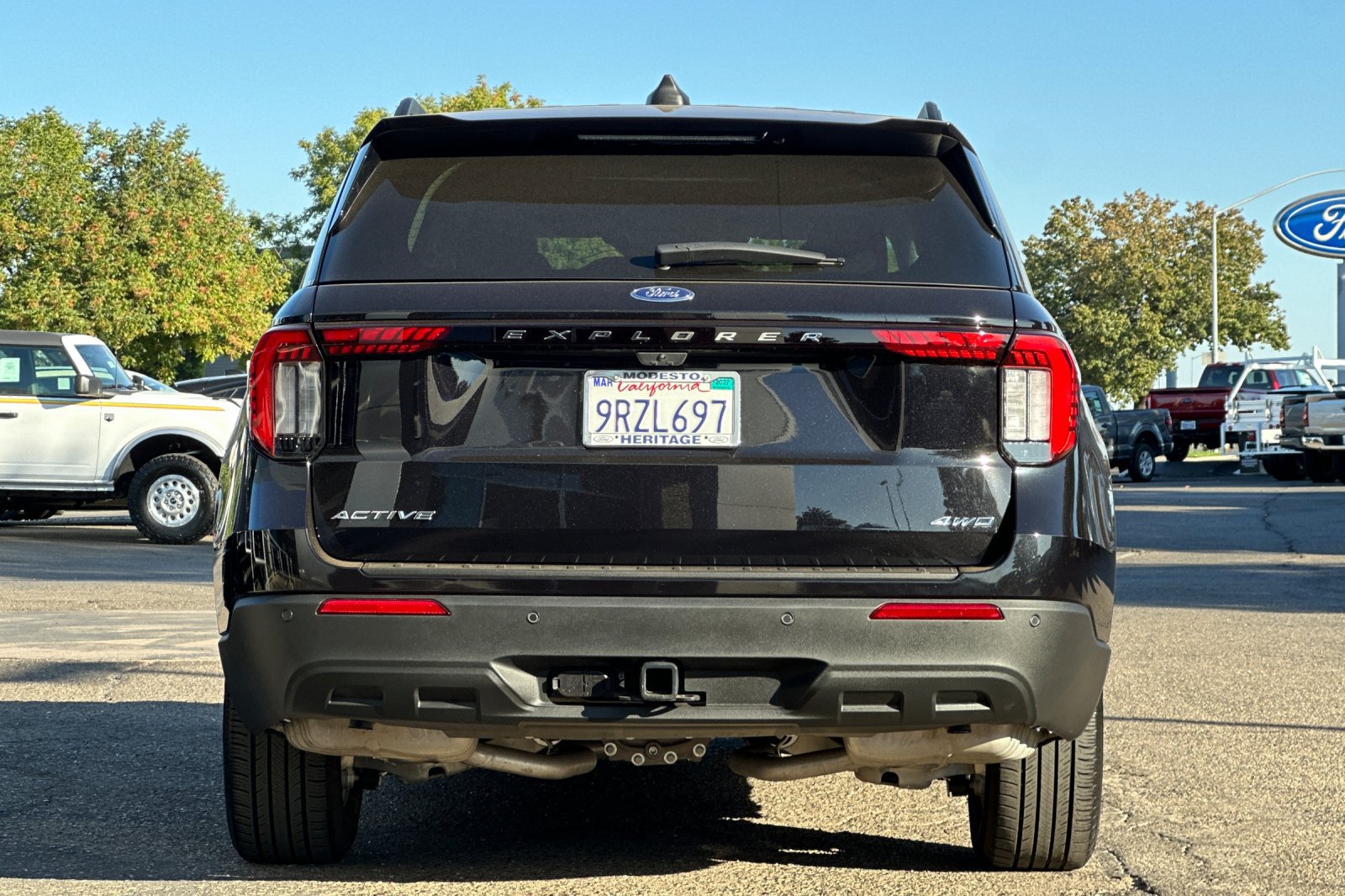 Used 2025 Ford Explorer Active AWD/4WD image 5