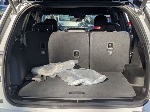 New 2025 Jeep Grand Cherokee Altitude image 28