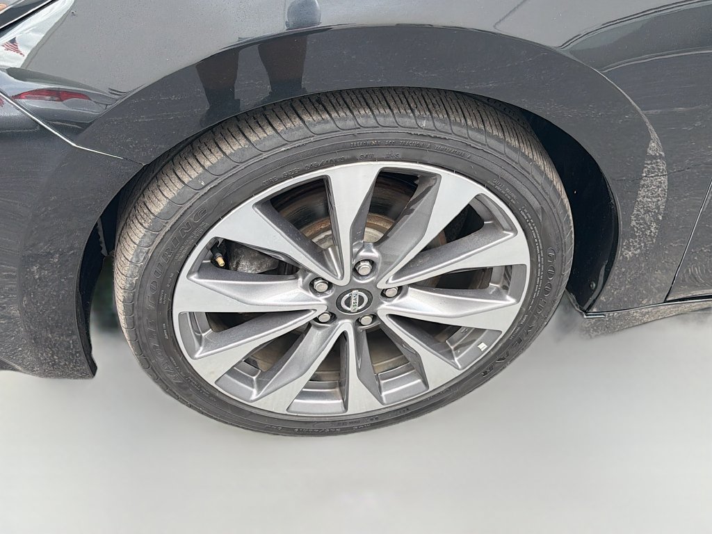 Used 2022 Nissan Maxima Platinum w/ Sport Mat Group FWD image 32