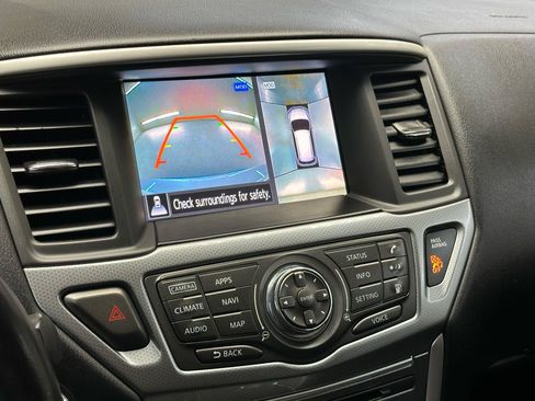 Used 2019 Nissan Pathfinder SL FWD image 25
