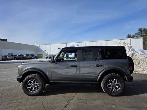 Used 2025 Ford Bronco Badlands image 5
