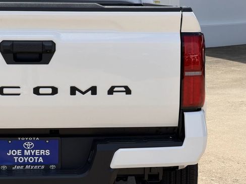 Used 2026 Toyota Tacoma SR5 RWD image 9
