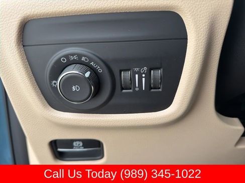 New 2026 Jeep Grand Cherokee Limited w/ Trailer Tow Package AWD/4WD image 25