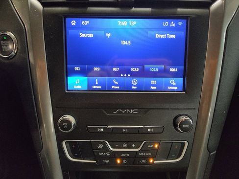 Used 2020 Ford Fusion SE FWD image 25