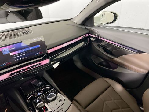 New 2026 BMW 530i xDrive image 22