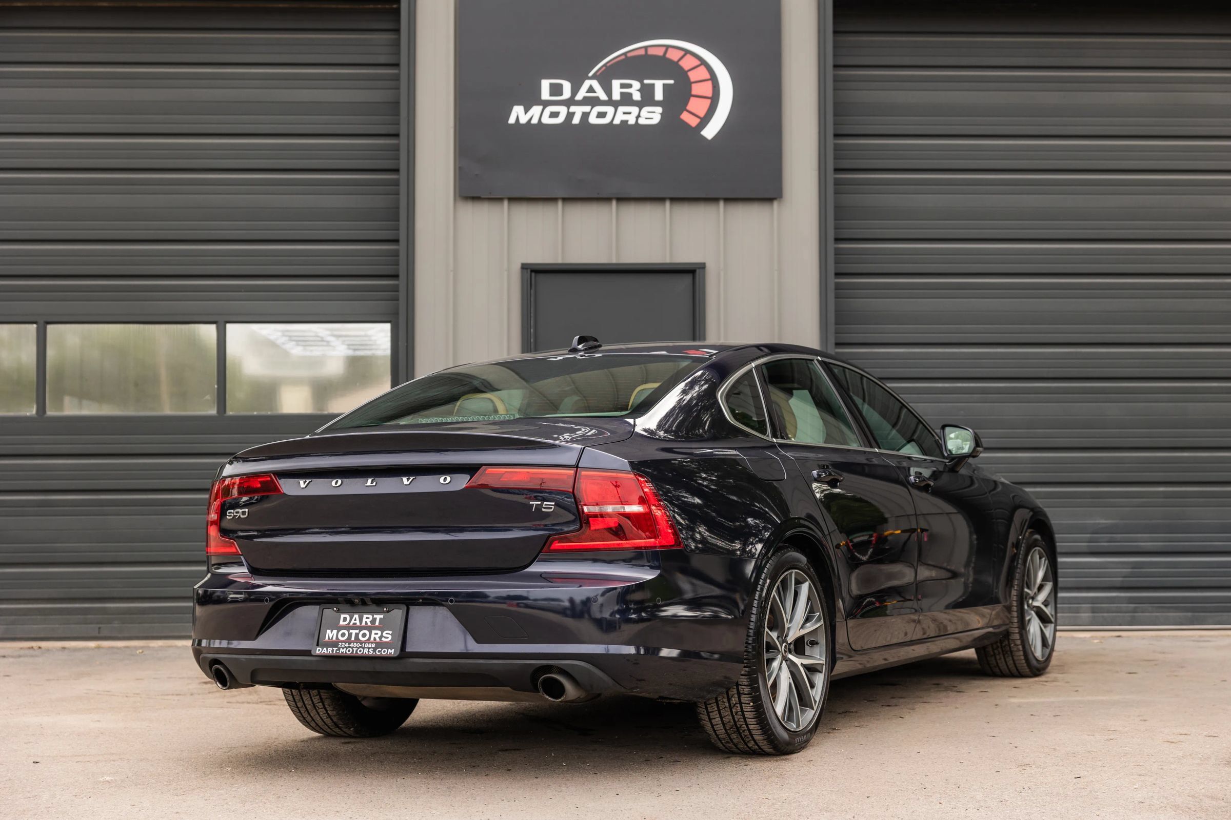 Used 2017 Volvo S90 T5 Momentum w/ Vision Package FWD image 7