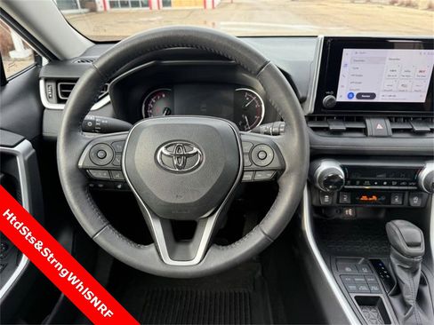 Used 2023 Toyota RAV4 XLE w/ Convenience Package image 14