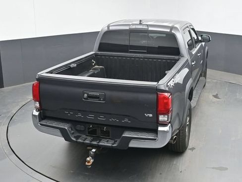 Used 2019 Toyota Tacoma TRD Off-Road AWD/4WD image 38