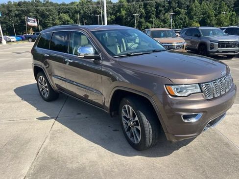 Used 2018 Jeep Grand Cherokee Overland RWD image 10