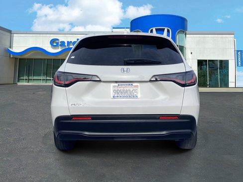 Certified 2025 Honda HR-V LX image 5