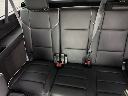 Used 2023 Cadillac Escalade ESV Premium Luxury w/ Performance Package image 29