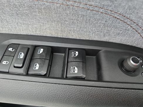 Used 2023 Jeep Compass Latitude image 26