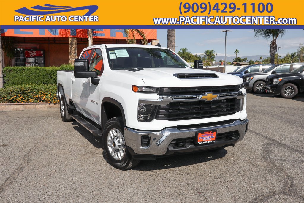 Used 2024 Chevrolet Silverado 2500 LT AWD/4WD image 1