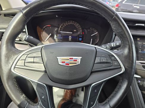 Used 2017 Cadillac XT5 Luxury image 12