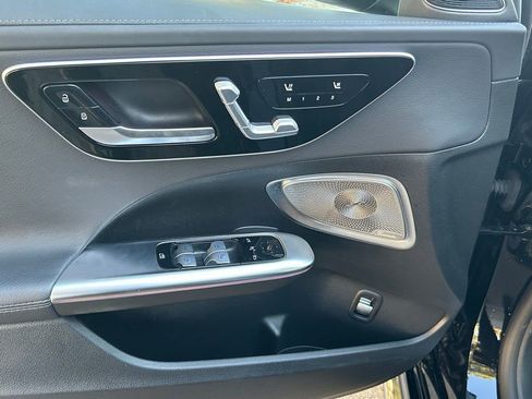 Used 2025 Mercedes-Benz C 300 4MATIC Sedan image 16