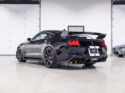 Used 2022 Ford Mustang Shelby GT500 w/ Carbon Fiber Track Pack RWD image 6