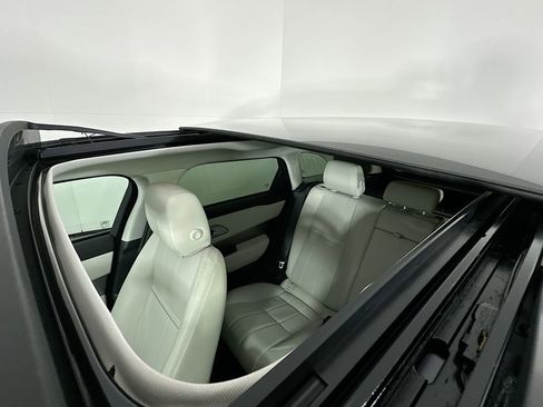 Used 2022 Land Rover Range Rover Velar R-Dynamic S image 14