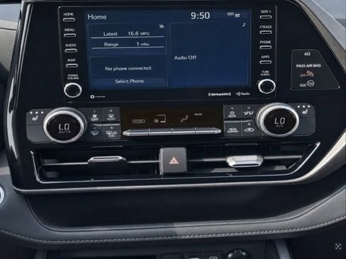 Used 2020 Toyota Highlander XLE AWD/4WD image 15