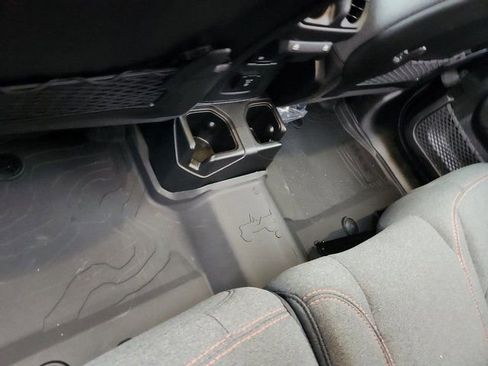 Used 2025 Jeep Wrangler Unlimited Rubicon w/ XTREMEE 35" Tire Package image 8