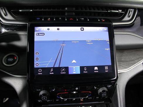 Used 2024 Jeep Grand Cherokee Limited 4xe image 17