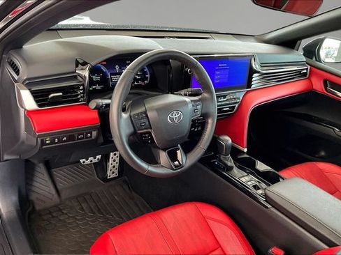 Used 2025 Toyota Camry XSE FWD image 14