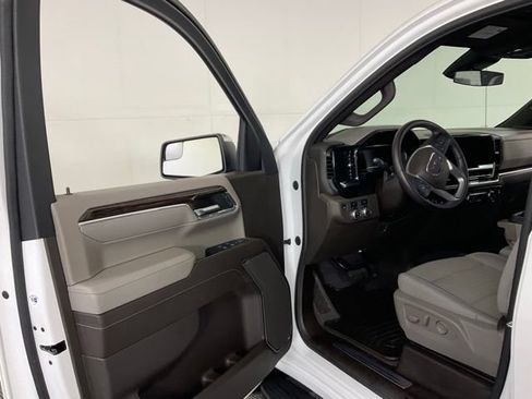 Used 2024 GMC Sierra 1500 SLE AWD/4WD image 26