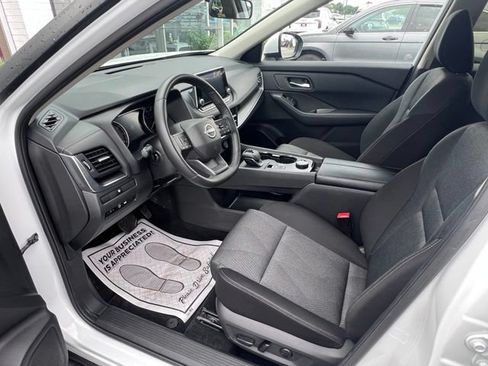 Used 2025 Nissan Rogue SV AWD/4WD image 15