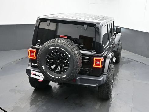 Used 2018 Jeep Wrangler Unlimited Rubicon w/ Dual Top Group AWD/4WD image 36