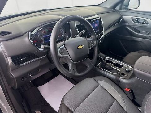 Used 2023 Chevrolet Traverse LT FWD image 13
