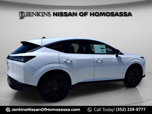 Certified 2025 Nissan Murano SV AWD/4WD image 3