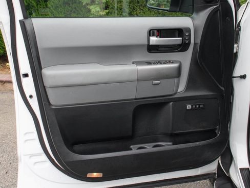 Used 2017 Toyota Sequoia Limited w/ Safety & Convenience Package image 17