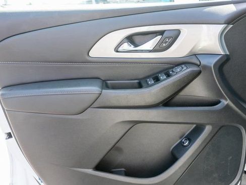 Used 2023 Chevrolet Traverse LT AWD/4WD image 19