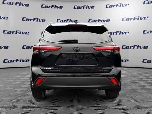Used 2020 Toyota Highlander XLE AWD/4WD image 2