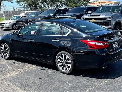 Used 2017 Nissan Altima 2.5 SL w/ 2.5 Technology Package FWD image 5