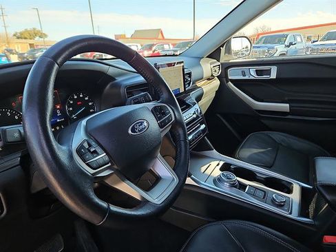 Used 2023 Ford Explorer Limited image 12