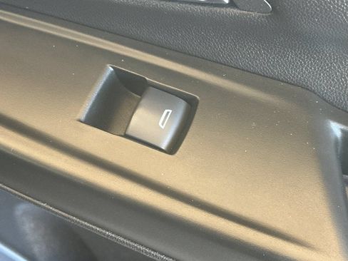 Used 2023 Chevrolet Bolt LT w/ Infotainment Package FWD image 22