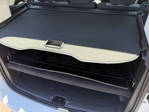 Used 2017 Ford C-MAX Energi SE w/ Interior Protection Package FWD image 35