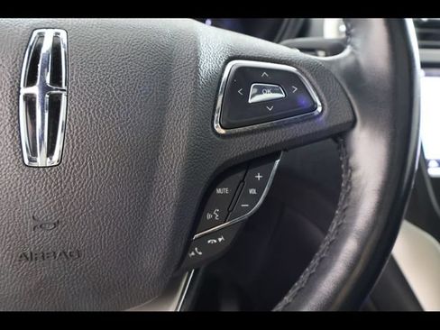 Used 2019 Lincoln MKC Reserve w/ MKC Technology Package FWD image 25