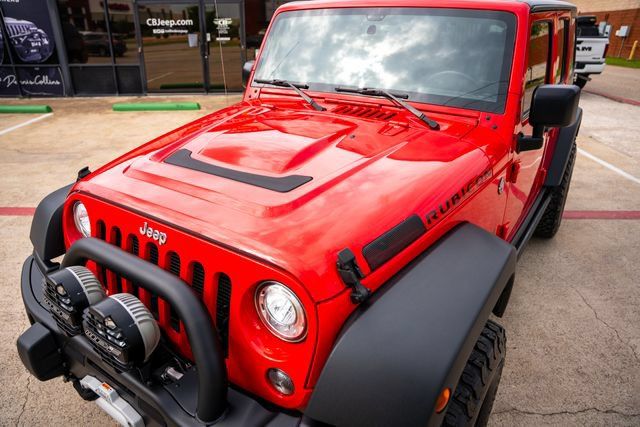 Used 2017 Jeep Wrangler Unlimited Rubicon w/ Connectivity Group AWD/4WD image 10