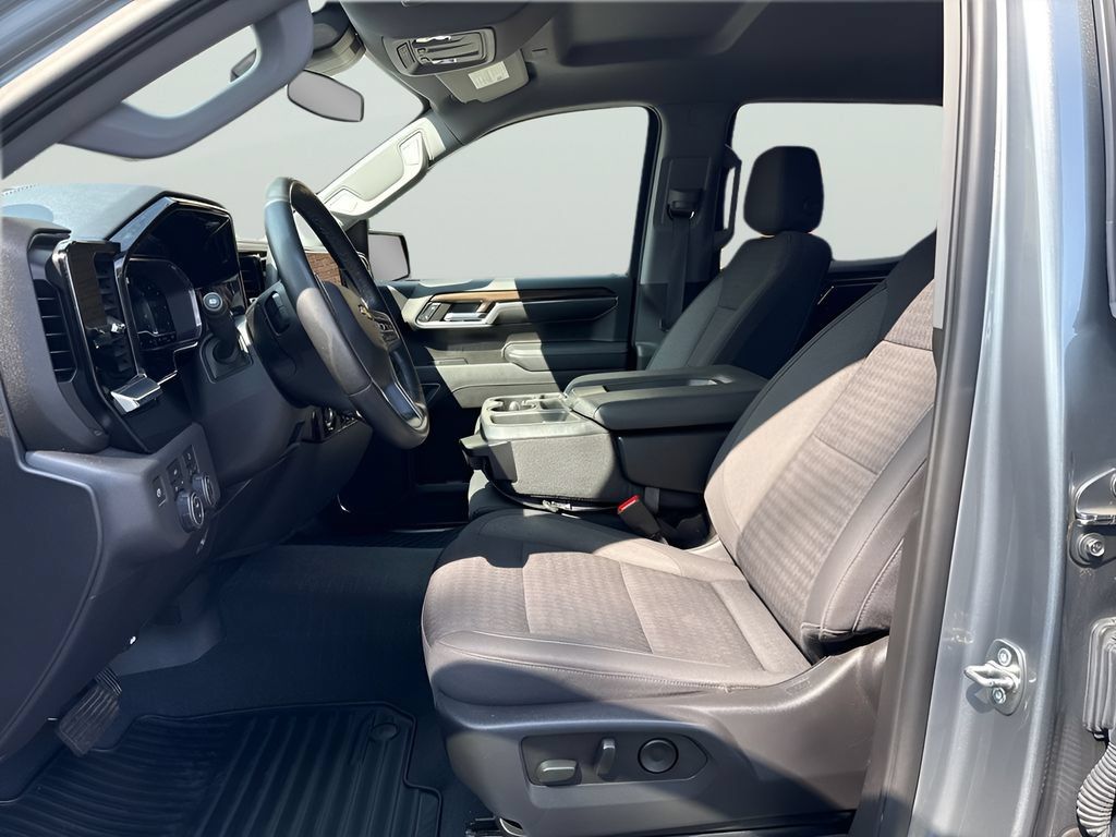 Used 2023 Chevrolet Silverado 1500 LT AWD/4WD image 12
