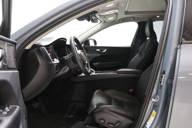 Used 2023 Volvo XC60 T8 Ultimate w/ Climate Package AWD/4WD image 18