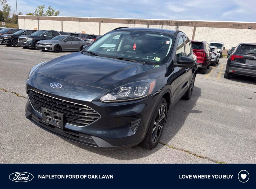 Used 2022 Ford Escape SE w/ SE Sport Appearance Package AWD/4WD image 1