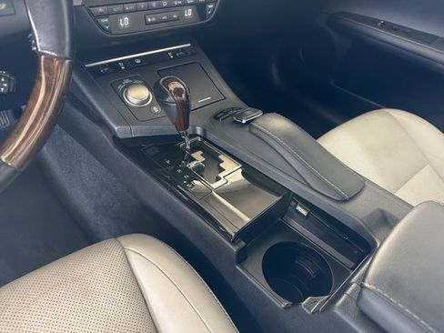 Used 2015 Lexus ES 350 w/ Luxury Package FWD image 20
