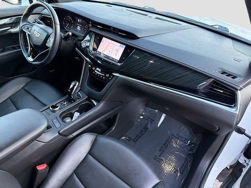 Used 2021 Cadillac XT6 Premium Luxury image 14