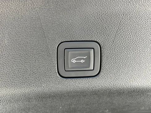 Used 2024 Cadillac Escalade ESV Luxury RWD image 28
