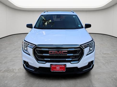 Used 2024 GMC Terrain AT4 image 7