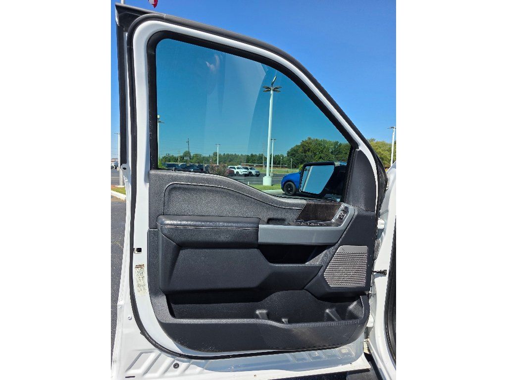 Used 2023 Ford F150 Lariat AWD/4WD image 13